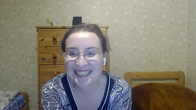 Smart Rose online show from February 2025 12:59:02 AM