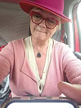 MucMilf59 online show from October 2025 01:20:02 PM