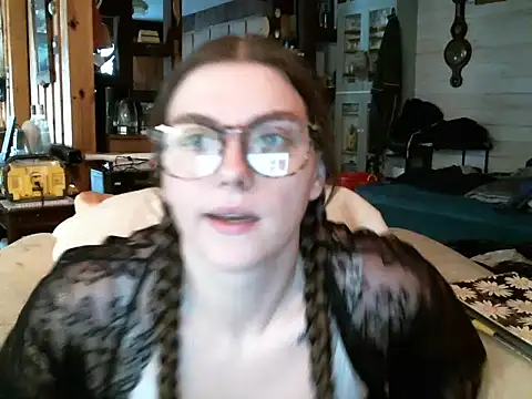 Snapshot of katie_kitten38 chatting on January 2026 01:13:02 PM katie kitten38 online show from January 2026 01:13:02 PM