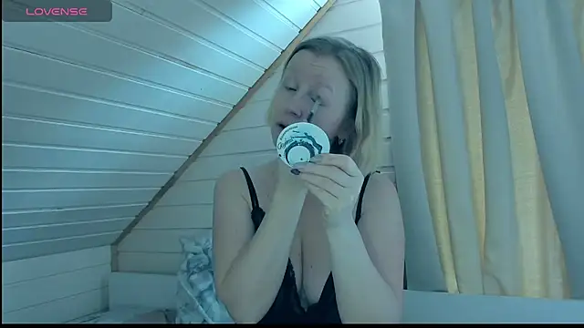 I AM MILF online show from February 2025 07:56:02 AM