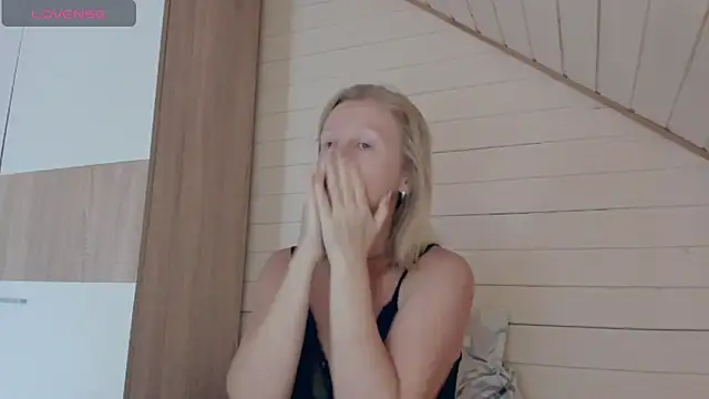 I AM MILF online show from October 2025 07:08:02 AM