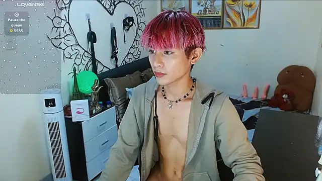 WildestTwink online show from October 2025 06:37:01 PM