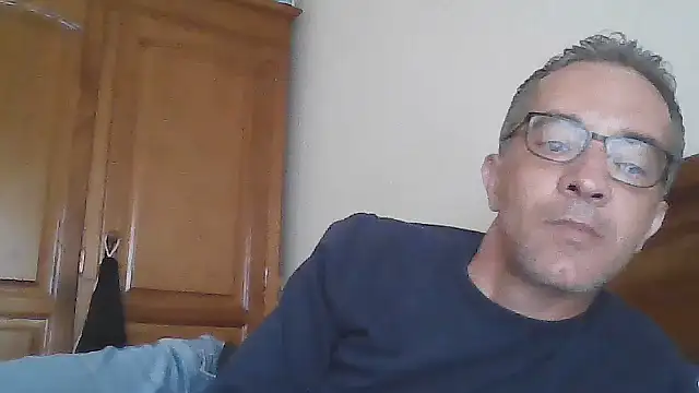 Snapshot of CarlosRocha73 chatting on April 2026 11:10:02 AM CarlosRocha73 online show from April 2026 11:10:02 AM