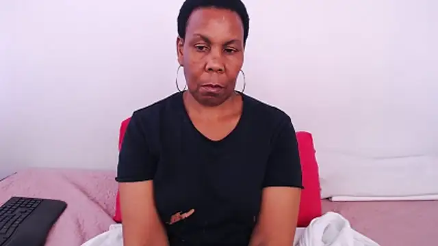 Snapshot of SuperNova40 chatting on December 2025 01:52:02 PM SuperNova40 online show from December 2025 01:52:02 PM