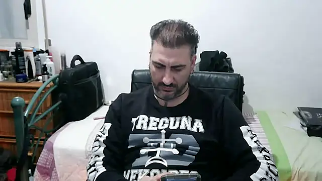 Snapshot of Italian_dark_desire chatting on February 2026 09:43:02 AM Italian dark desire online show from February 2026 09:43:02 AM