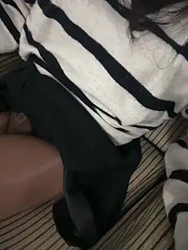 Snapshot of Chic_desire chatting on January 2026 09:35:02 PM Chic desire online show from January 2026 09:35:02 PM