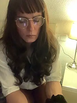 Snapshot of Chic_desire chatting on February 2026 10:00:01 PM Chic desire online show from February 2026 10:00:01 PM