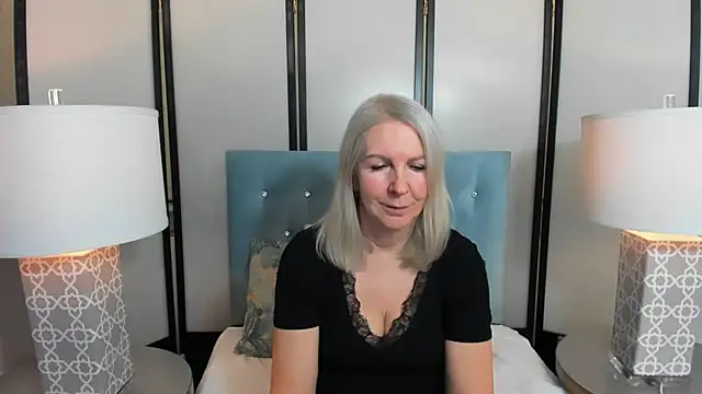 Snapshot of EricaTop chatting on February 2026 09:33:01 PM EricaTop online show from February 2026 09:33:01 PM