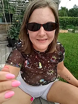 Snapshot of SwedishJennifer chatting on June 2026 12:53:02 PM SwedishJennifer online show from June 2026 12:53:02 PM