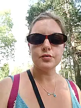 Snapshot of SwedishJennifer chatting on June 2026 01:00:02 PM SwedishJennifer online show from June 2026 01:00:02 PM