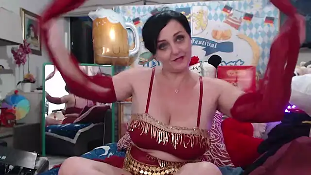 lucillabollente online show from September 2025 05:18:01 PM