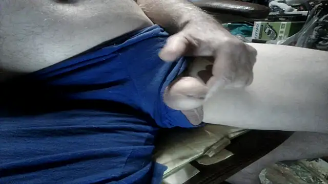 Snapshot of russtee chatting on November 2025 08:58:02 PM russtee online show from November 2025 08:58:02 PM