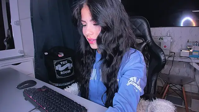 Lisegg  online show from January 2025 03:28:01 PM