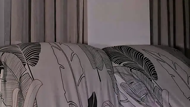 Snapshot of DeesseLuxure chatting on March 2026 04:38:02 AM DeesseLuxure online show from March 2026 04:38:02 AM