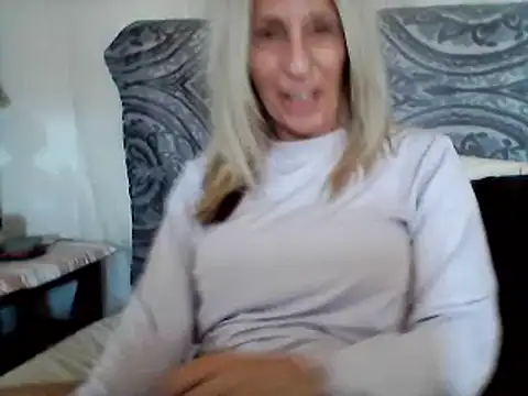 Snapshot of Sweet-Ginger chatting on February 2025 07:30:02 PM Sweet-Ginger online show from February 2025 07:30:02 PM