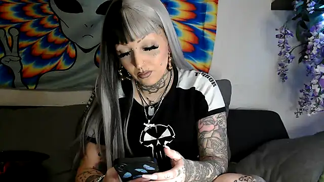 RoxxyInk online show from January 2025 08:05:01 AM