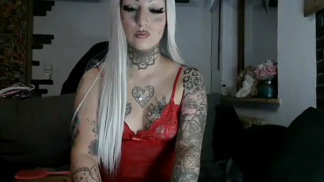 Snapshot of RoxxyInk chatting on February 2026 12:37:02 AM RoxxyInk online show from February 2026 12:37:02 AM