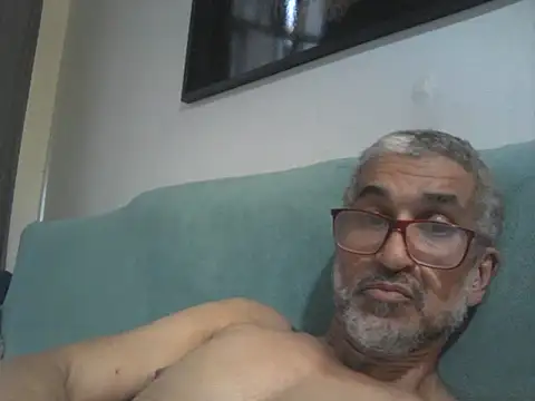 juniorerenato online show from December 2024 08:05:01 PM