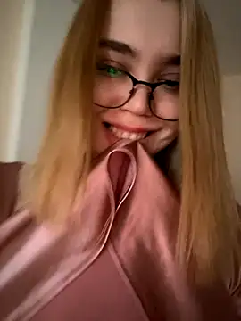 Snapshot of Nami_ninja chatting on November 2025 07:44:01 AM Nami ninja online show from November 2025 07:44:01 AM