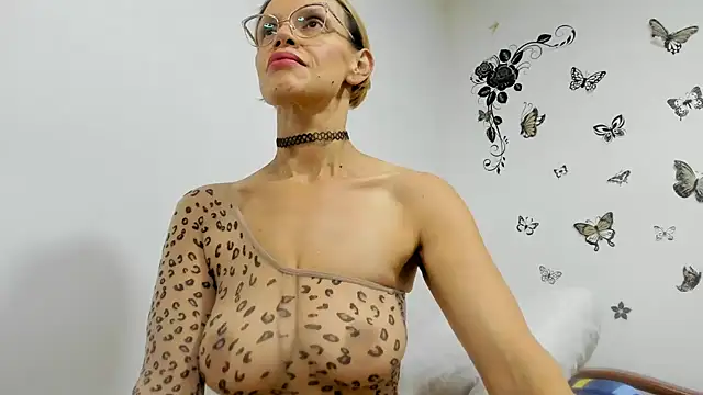 jennifersmit1 online show from July 2026 05:04:02 PM
