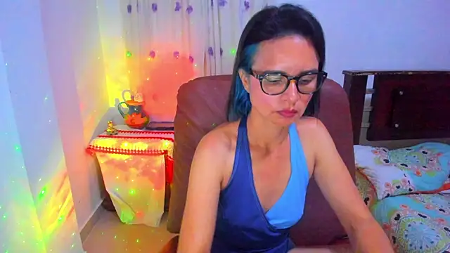 BrianaGarner online show from November 2025 04:44:02 AM