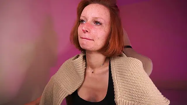 Liuba Fox online show from October 2025 07:12:01 PM