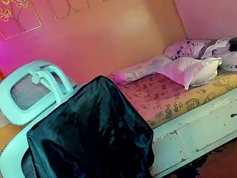 HOTnWILDalice online show from November 2025 02:10:02 AM