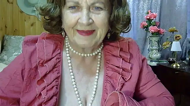 Emma52610 online show from June 2026 04:56:01 PM
