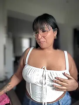 DannaaMeliza online show from December 2024 01:07:02 PM