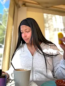 DannaaMeliza online show from November 2025 11:31:01 AM