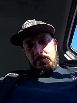 UncutHammer69 online show from January 2025 11:37:02 PM