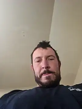 UncutHammer69 online show from December 2025 04:14:02 PM