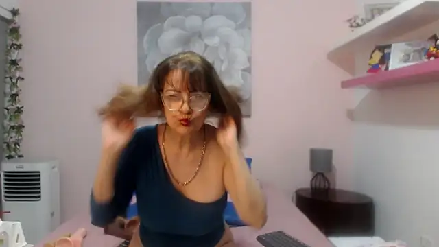 CindyCrawford online show from April 2026 03:51:02 AM