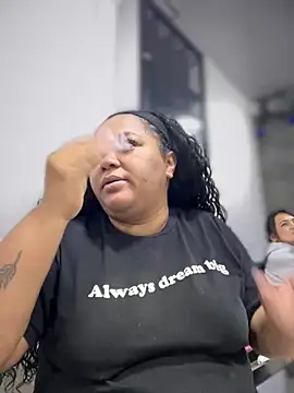 yanza2002 online show from January 2025 10:52:01 PM