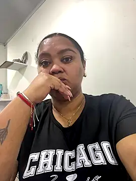 yanza2002 online show from October 2025 11:06:02 PM