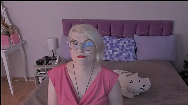 sabrinamacmarren online show from January 2025 01:24:01 PM