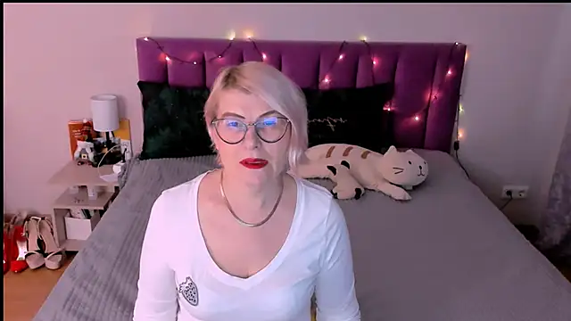 sabrinamacmarren online show from December 2025 11:59:02 AM