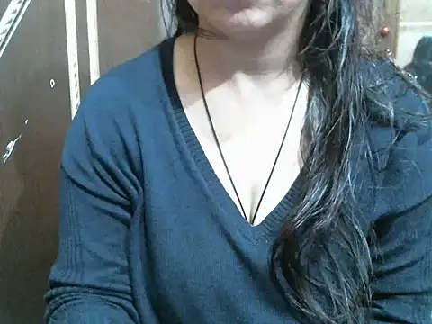 Snapshot of UrsMansi chatting on December 2024 03:48:01 AM UrsMansi online show from December 2024 03:48:01 AM