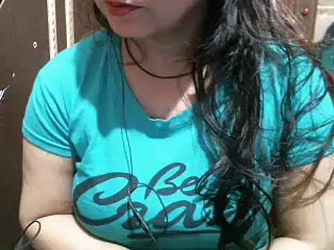 Snapshot of UrsMansi chatting on December 2024 03:43:01 AM UrsMansi online show from December 2024 03:43:01 AM