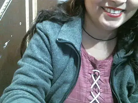 Snapshot of UrsMansi chatting on December 2024 05:18:02 AM UrsMansi online show from December 2024 05:18:02 AM