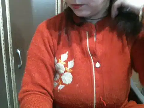 Snapshot of UrsMansi chatting on December 2024 04:53:02 AM UrsMansi online show from December 2024 04:53:02 AM