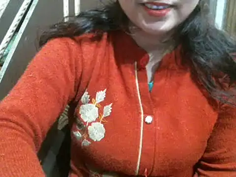 Snapshot of UrsMansi chatting on January 2025 10:28:02 PM UrsMansi online show from January 2025 10:28:02 PM