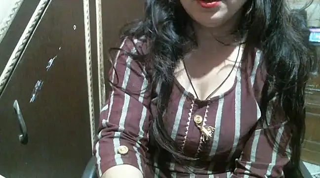 Snapshot of UrsMansi chatting on March 2025 12:04:02 AM UrsMansi online show from March 2025 12:04:02 AM