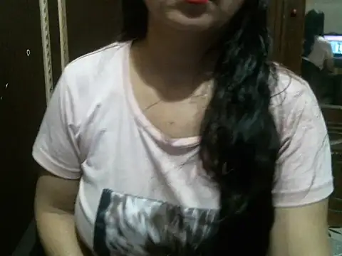 Snapshot of UrsMansi chatting on October 2025 08:50:02 PM UrsMansi online show from October 2025 08:50:02 PM