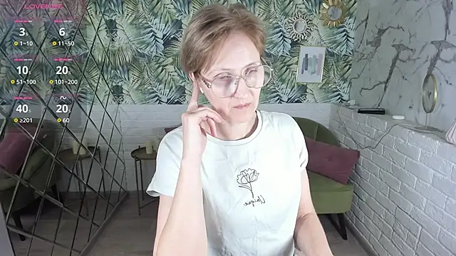 Paris Cherry online show from December 2025 08:02:01 PM