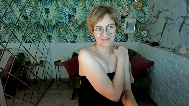 Paris Cherry online show from July 2026 06:07:02 PM