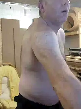 Snapshot of IronedTitan chatting on December 2024 12:02:01 AM IronedTitan online show from December 2024 12:02:01 AM