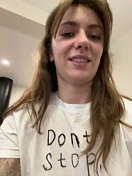 Snapshot of MariiD chatting on February 2026 04:14:02 PM MariiD online show from February 2026 04:14:02 PM