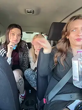 MariiD online show from April 2026 01:41:01 PM