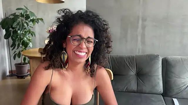 illaroom online show from February 2025 09:48:02 PM